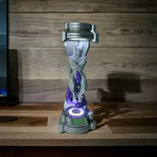 Mewtwo No Laboratório Capsula Luminária Action Figure