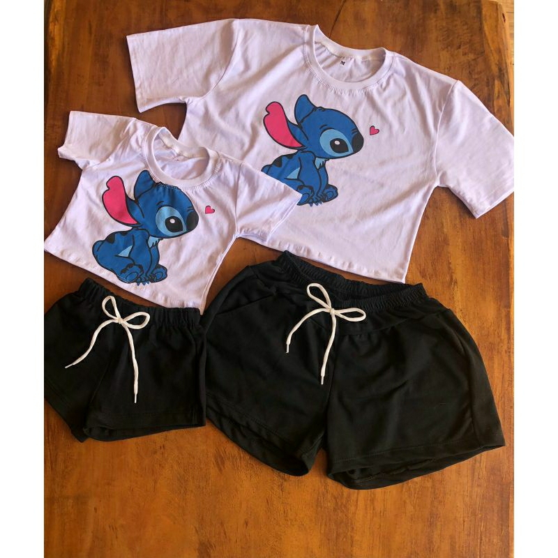 Conjunto mãe e filha Cropped branco stitich coração e short preto