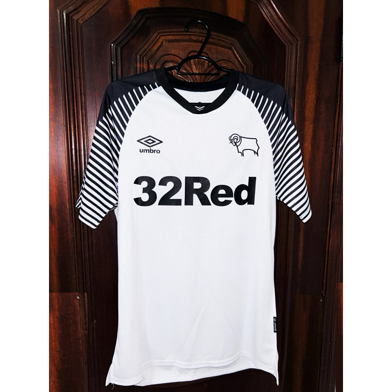 Camisa de time Retrô Derby County 19/20 (Rooney/32) - Branca
