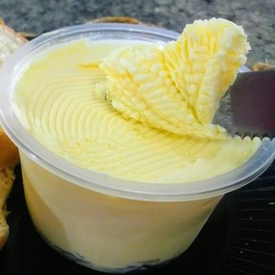 Manteiga com sal pura da roça pareia 200gr