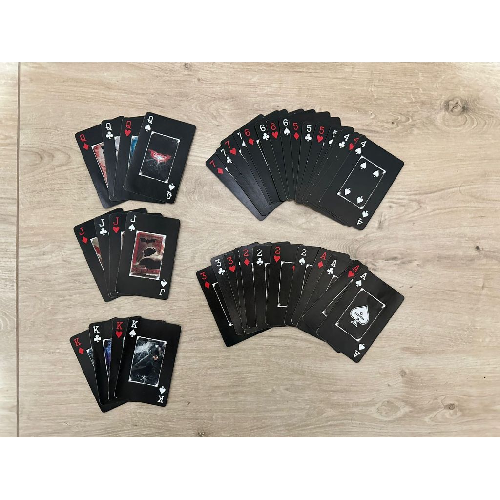 Baralho Batman Cavaleiro das Trevas Ressurge (40 cartas) falta os numeros 8,9 e 10