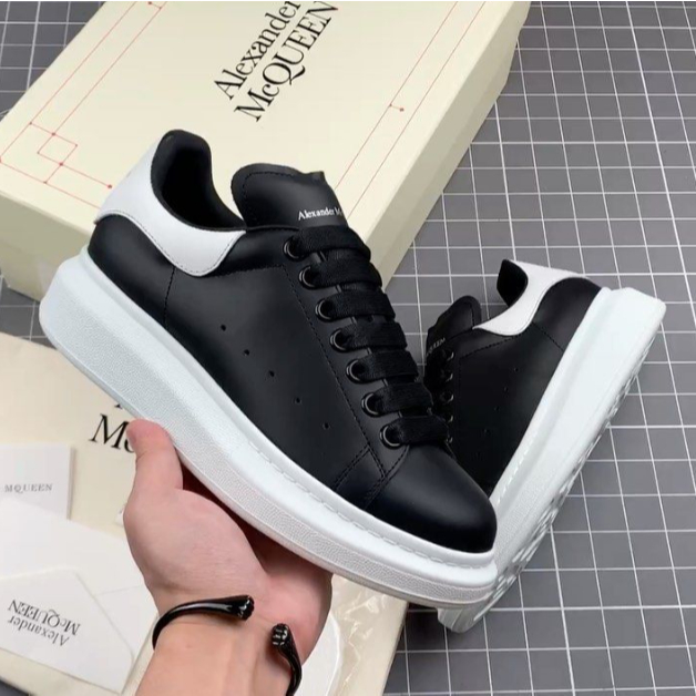 Tênis Alexander Mcqueen Lançamento frança marcas Masculino e feminino casual preto/branco