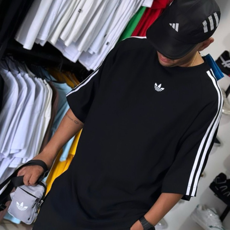 camiseta oversized street wear retrô preta