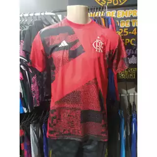 Camiseta do Flamengo vermelha e preta pré-treino