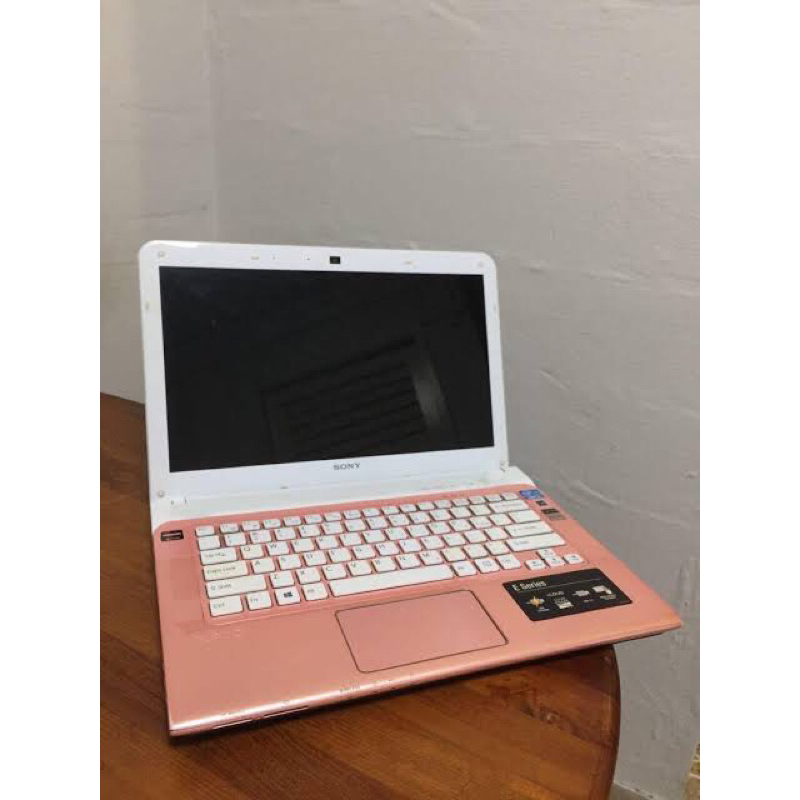 Notebook sony vaio rosa SVE141L11x intel core i3, 4gb, 500gb, led