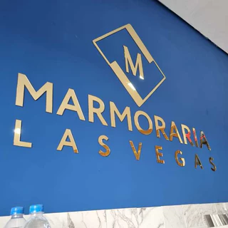 Logo marca em Acrílico Espelhado, Elegância Refletida - Studio - Escritório - Salão de Beleza