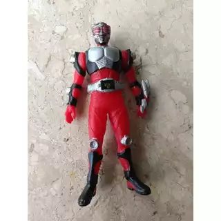 Boneco Kamen Rider Ryuki