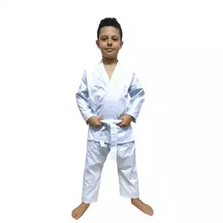 Kimono KARATÊ infantil, brim liso REFORÇADO, acompanha faixa branca, fabricação própria, nas cores branco e preto, temos a pronta entrega