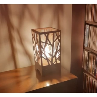 Abajur De Mesa Luminária Arabesco De Madeira Cor Cru Quarto/Sala/Escritório