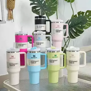 Copo de Viagem Stanley em Aço Inoxidável com Alça e Tampa para Canudo, Isolamento a Vácuo, Parede Dupla Térmica, 40oz 1200 ml
