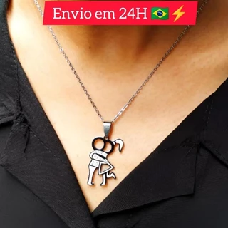 Colar Feminino: Celebre o Amor com um Casal Abraçando - Uma Jóia que Encanta e Conquista!