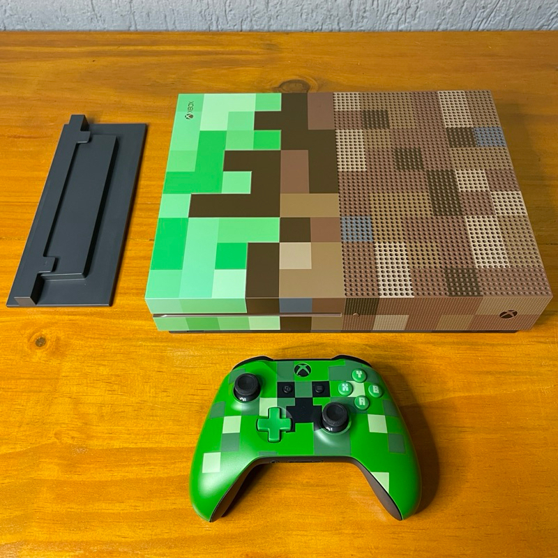 Console Xbox One S 1TB Edição Especial Minecraft (Seminovo