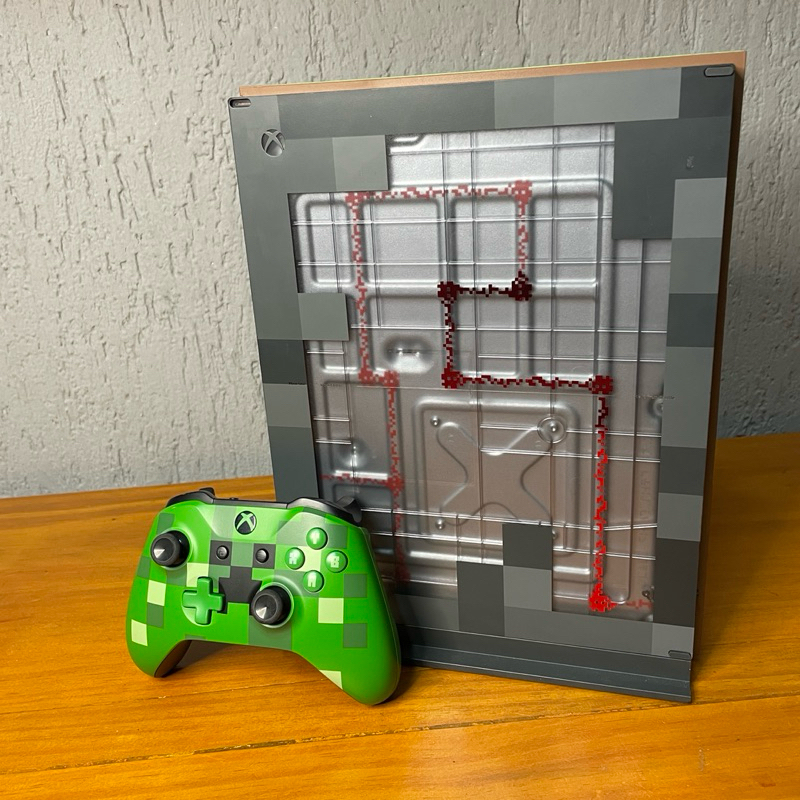 Console Xbox One S 1TB Edição Especial Minecraft (Seminovo