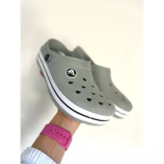 sandália babuche crocs super confortavel envio super rapido!!!!