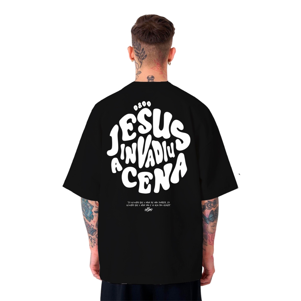 Camiseta Oversized Estampada Jesus Invadiu a Cena Graphic Letter Cores