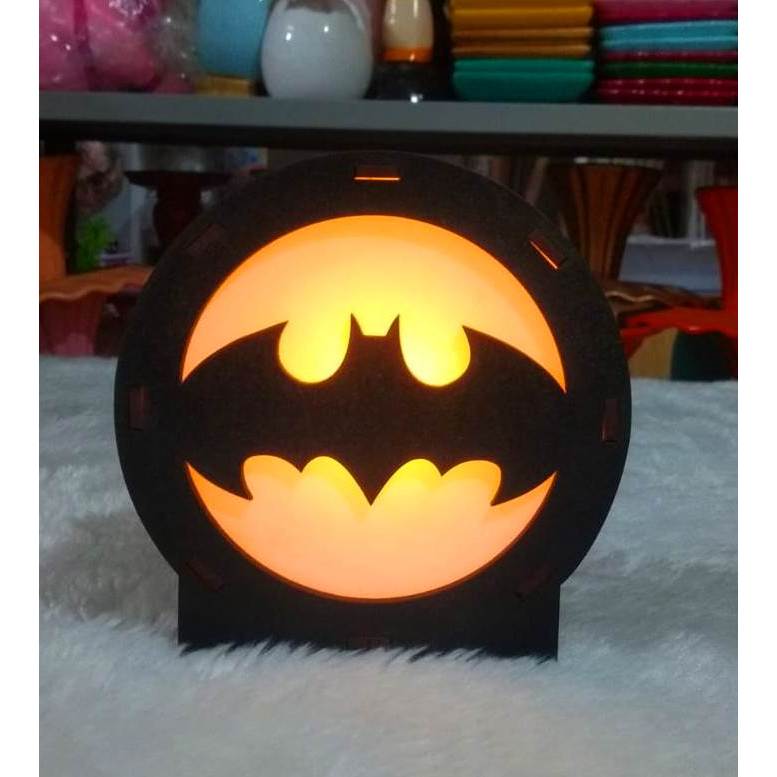 Luminária Batman Geek De Mesa Redondo 12cm X 12cm