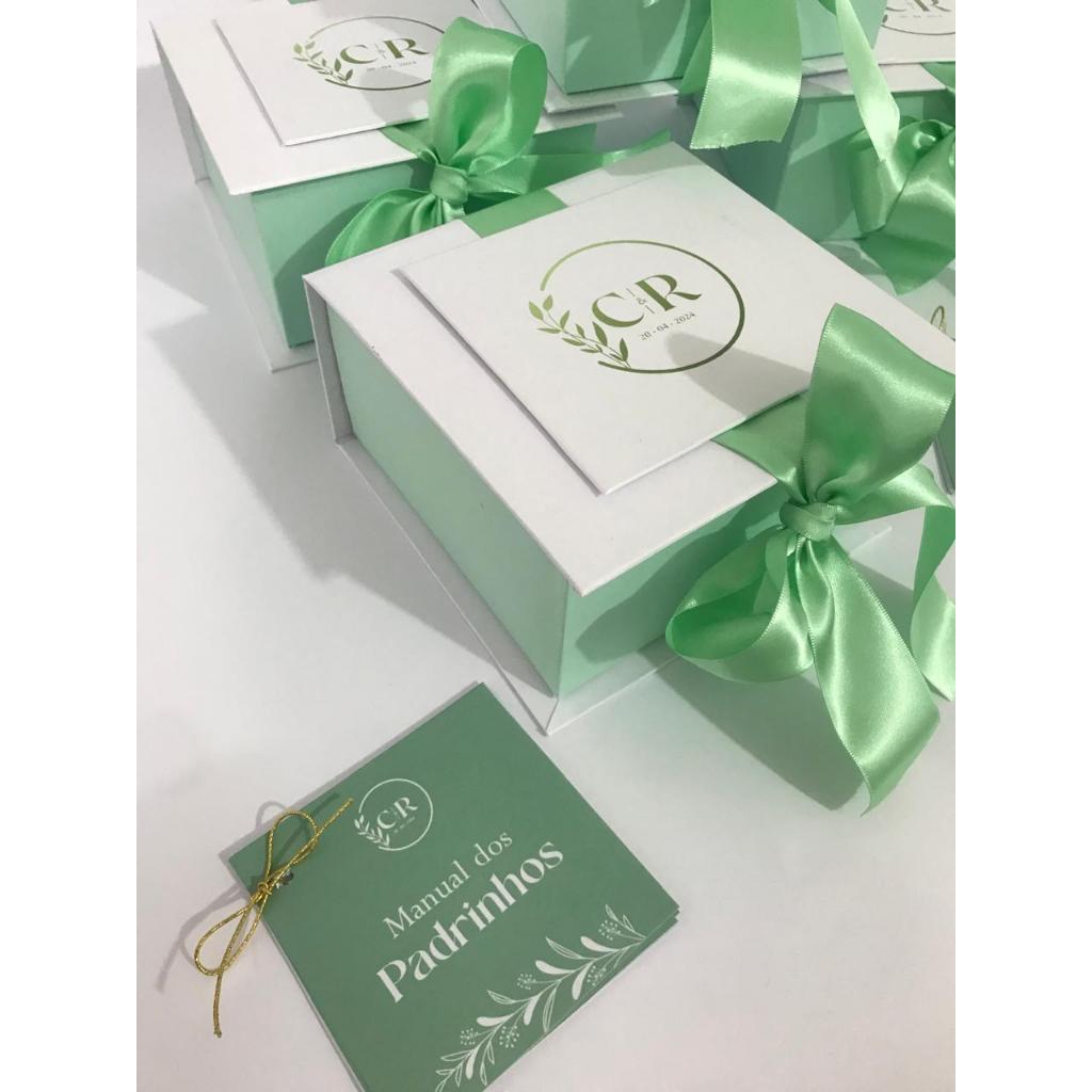 Caixa para convite de padrinhos que cabe 1 caneca