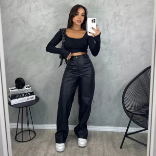 Calça Wide Leg Feminina Cintura Alta Couro Fake Preta Pantalona Retrô Moda Gringa Blogueira Balada