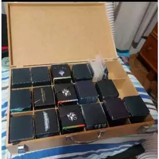 300 Cartas de Magic the Gathering. Não contem terreno basico