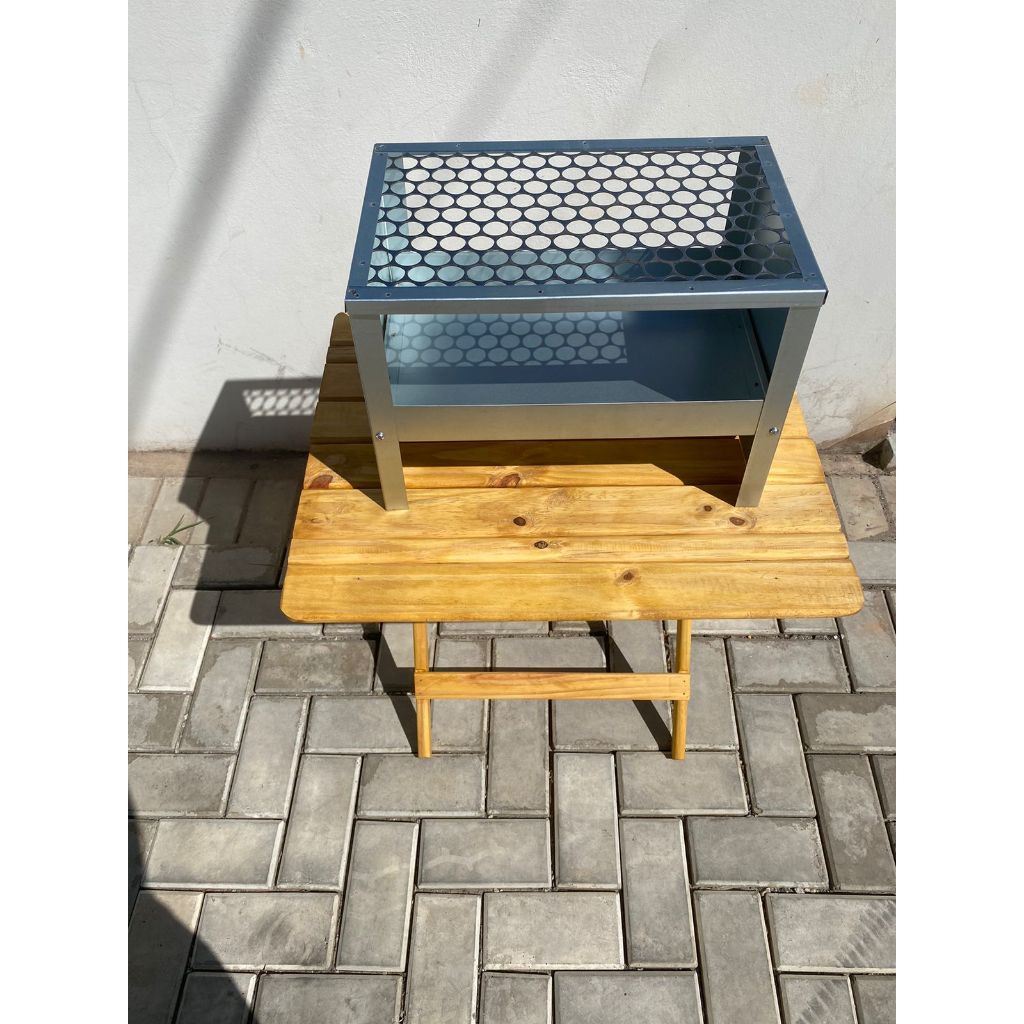 Churrasqueira Pequena Portátil em Aço Galvanizado - Versátil e Compacta (30x24x40cm)