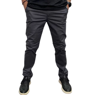 Calça Masculina Sarja Skinny Básica com Laicra e Bolso Chapado