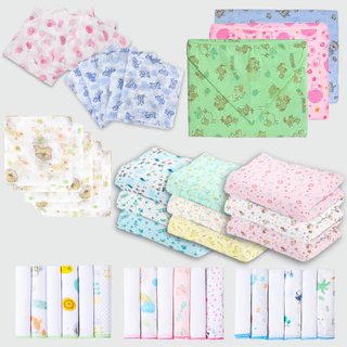 Kit 15 Peças Enxoval Bebê Recém Nascido Completo - 5 Fralda Passeio + 3 Cueiro Grande + 6 Paninhos de Boca + 1 Toalha de Banho Com Forro e Capuz - Estampados, Grande, Macio, Confortavel, Kit Maternidade