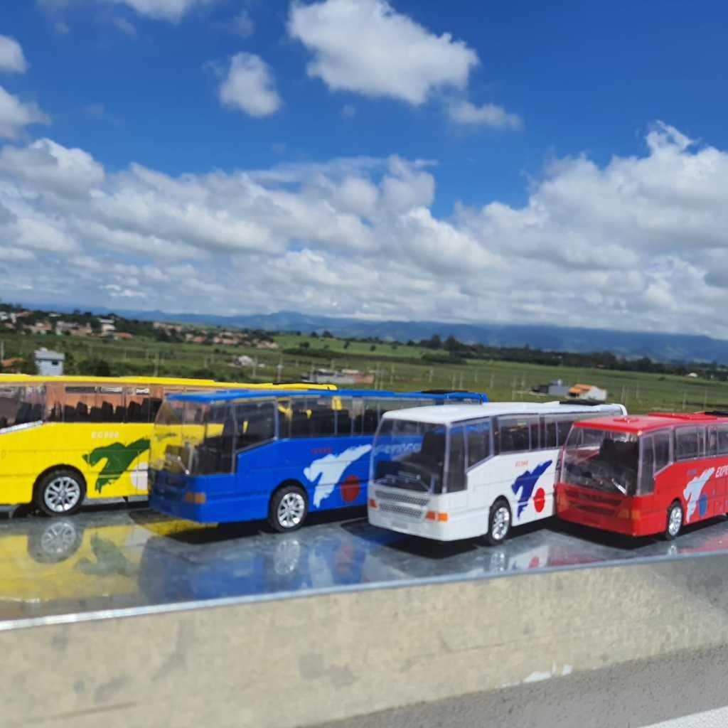 Ônibus Miniatura Metal Turismo Acende Luz Dentro Musical