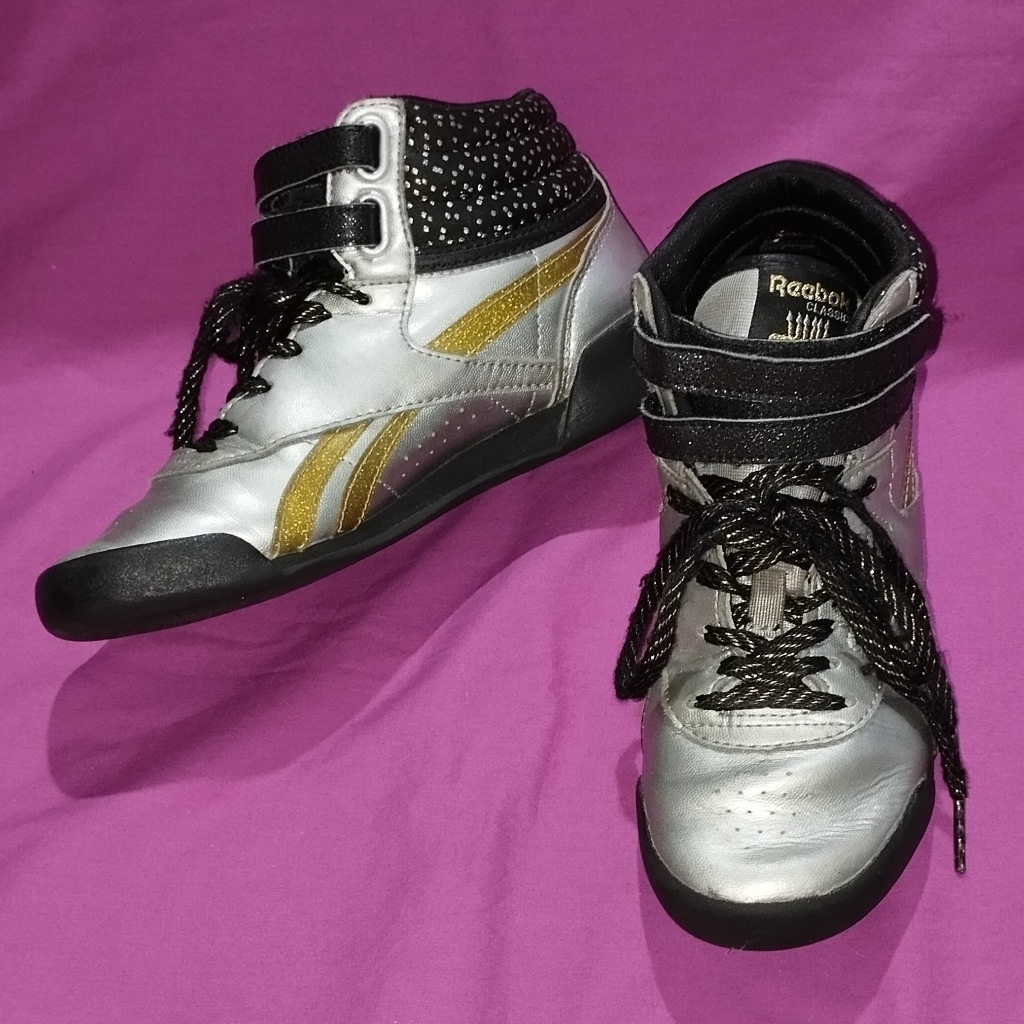 Tenis Infantil 31 Reebok freestyle hi birthday prata preto dourado bday