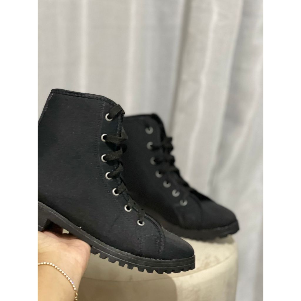 BOTA COTURNO CANO MÉDIO, ÓTIMA QUALIDADE E PREÇO.