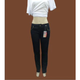 Calça Jeans preta com elastano e poliéster para o inverno.