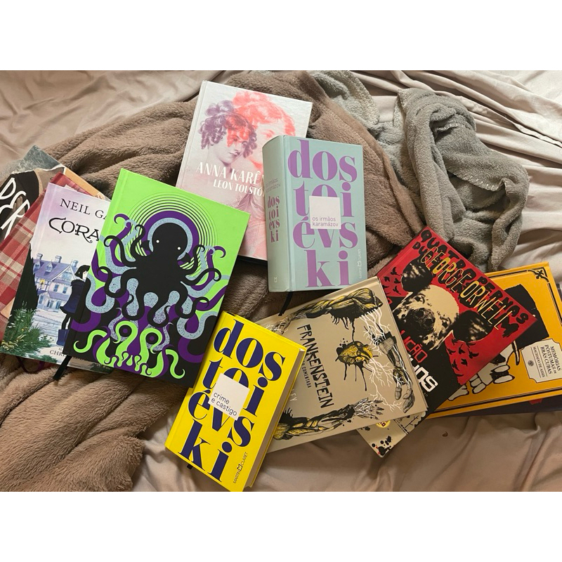 Desapego de livros variados de capa dura