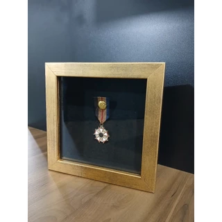 Porta Medalha de Honra com Vidro e Moldura