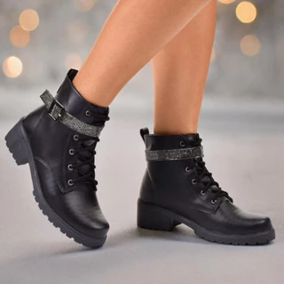 Bota Preta Feminina Botinha Coturno Salto Baixo Cano Curto Tratorada com brilho Strass