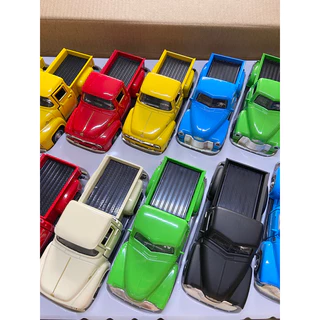 Miniatura Carrinho de ferro caminhonete esportivo abre as portas