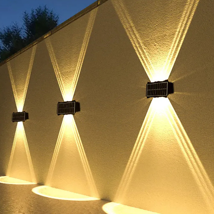 Luminaria Solar Arandela Externa Com 04 Fachos de Luz Led Luz Quente