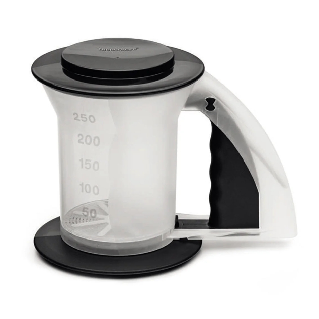 Polvilhador e Tapioqueira Tupperware 250g Preto