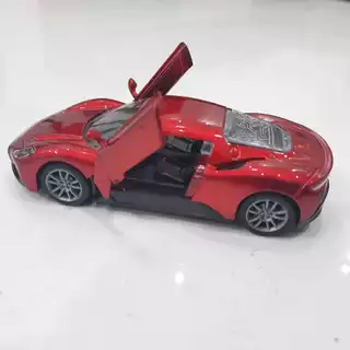 Miniatura Carro Maserati MC 20 cupê e Alfieri metal coleção