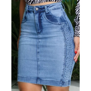 Saia Feminina Jeans Comprimento Médio com Pedraria Lateral