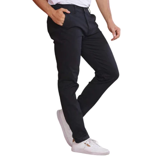 Calça de Sarja Corte Alfaiataria Masculina Slim Fit com Lycra Bolso Embutido Social Casual Preta