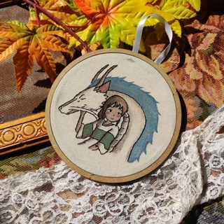 Quadro bastidor anime bordado Studio Ghibli - Chihiro e Haku