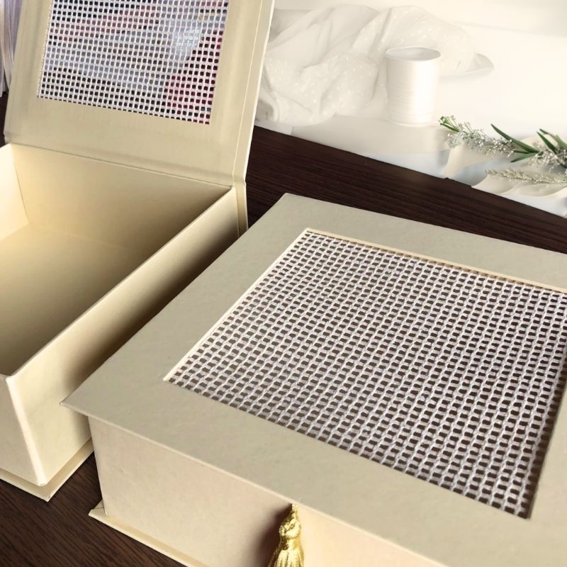 KIT DE CAIXAS CARTONADAS PADRINHOS COM TELA