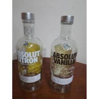 Garrafas Absolut vazias. Vários modelos com tampa 750ml