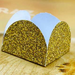50~450 Forminhas Para Doces Imitação Glitter Dourado 4 Pétalas 10.82 (Nc Toys Simples)