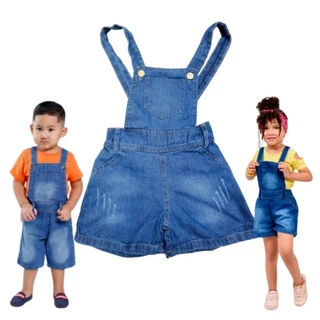 Macaquinho Jardineira Jeans Infantil Menino Menina Short Jeans