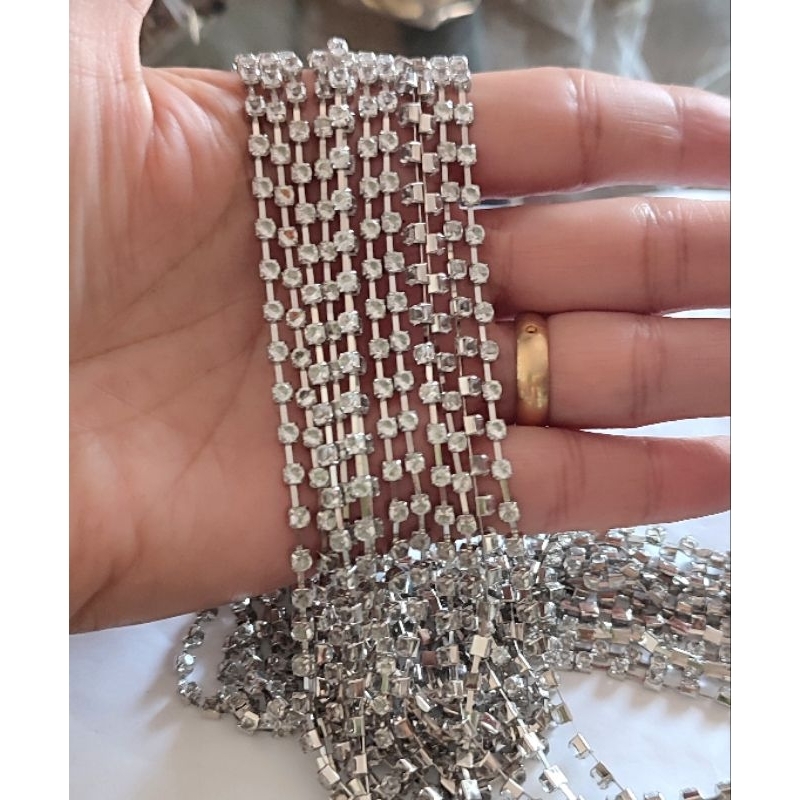 Strass falso acrílico kit com 50 mts | Shopee Brasil