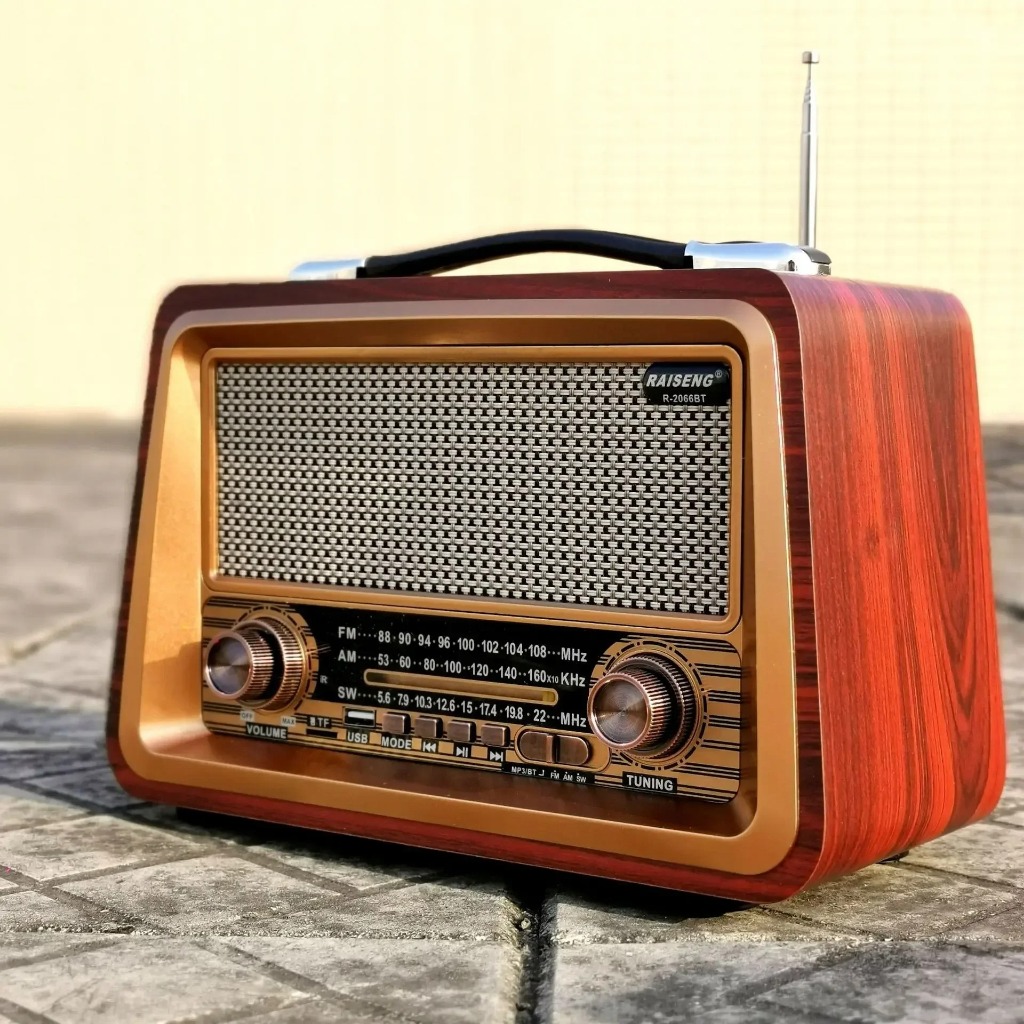 Rádio Portátil Vintage Retro Recarregável GoldenUltra - Sua Trilha Sonora  com Estilo em AM/FM/Card/PenDrive | Shopee Brasil