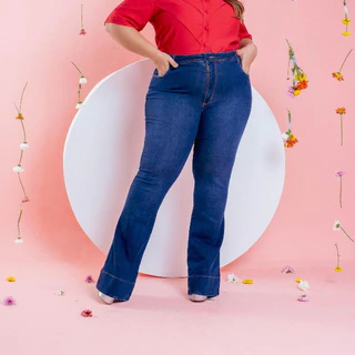 Calça Jeans Plus Size Flare Feminino Com Lycra, Cintura Alta, De Barra Diferenciada, Revesst Jeans