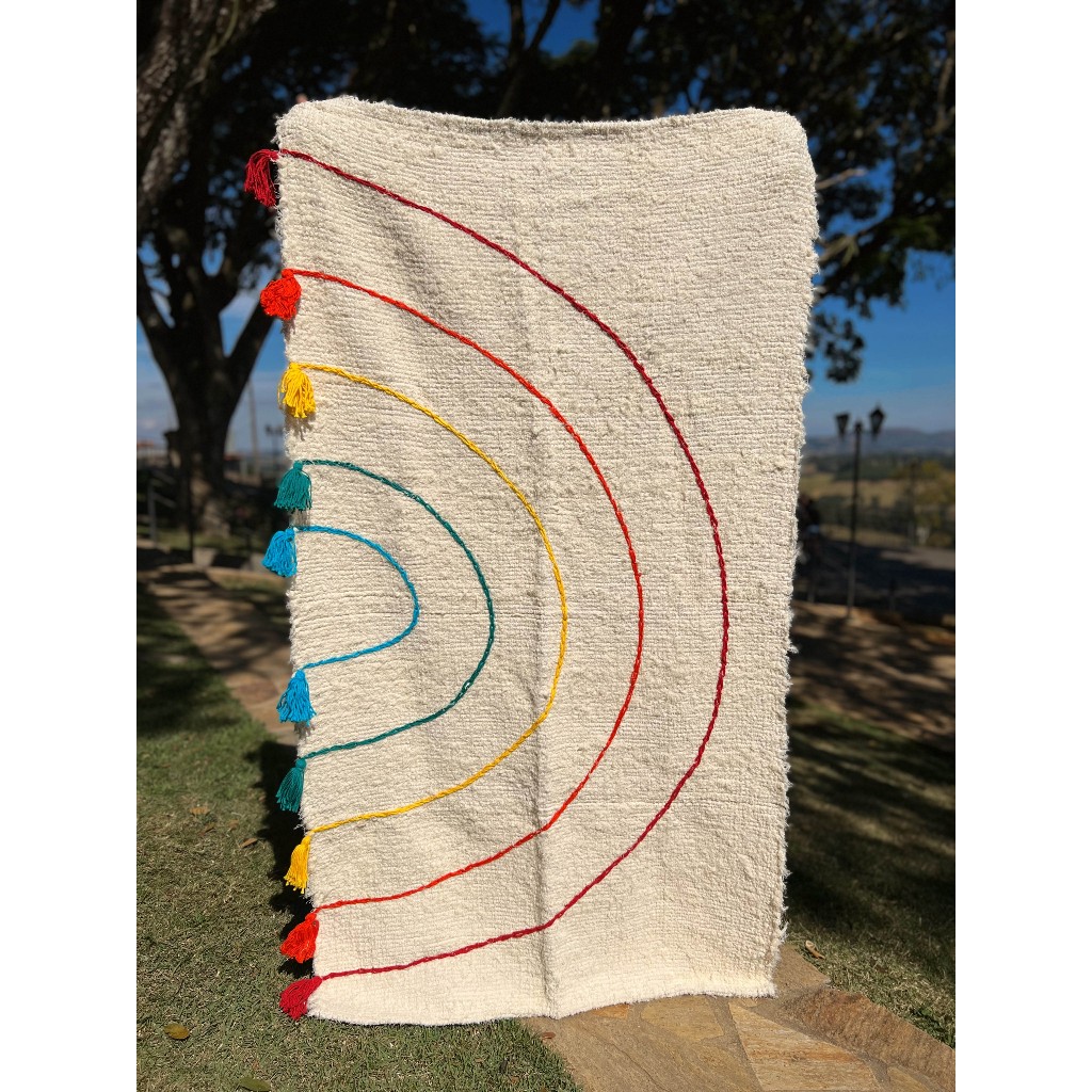 Tapete Felpudo Cru Algodão Bordado Desenho Arco Íris Infantil 1,00x1,50m