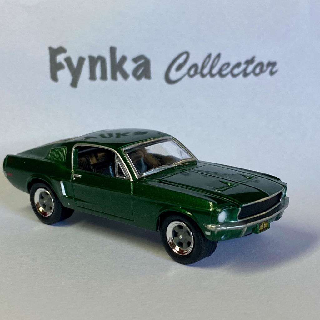Greenlight Set Bullitt com Ford Mustang GT 1968 e Dodge Charger R