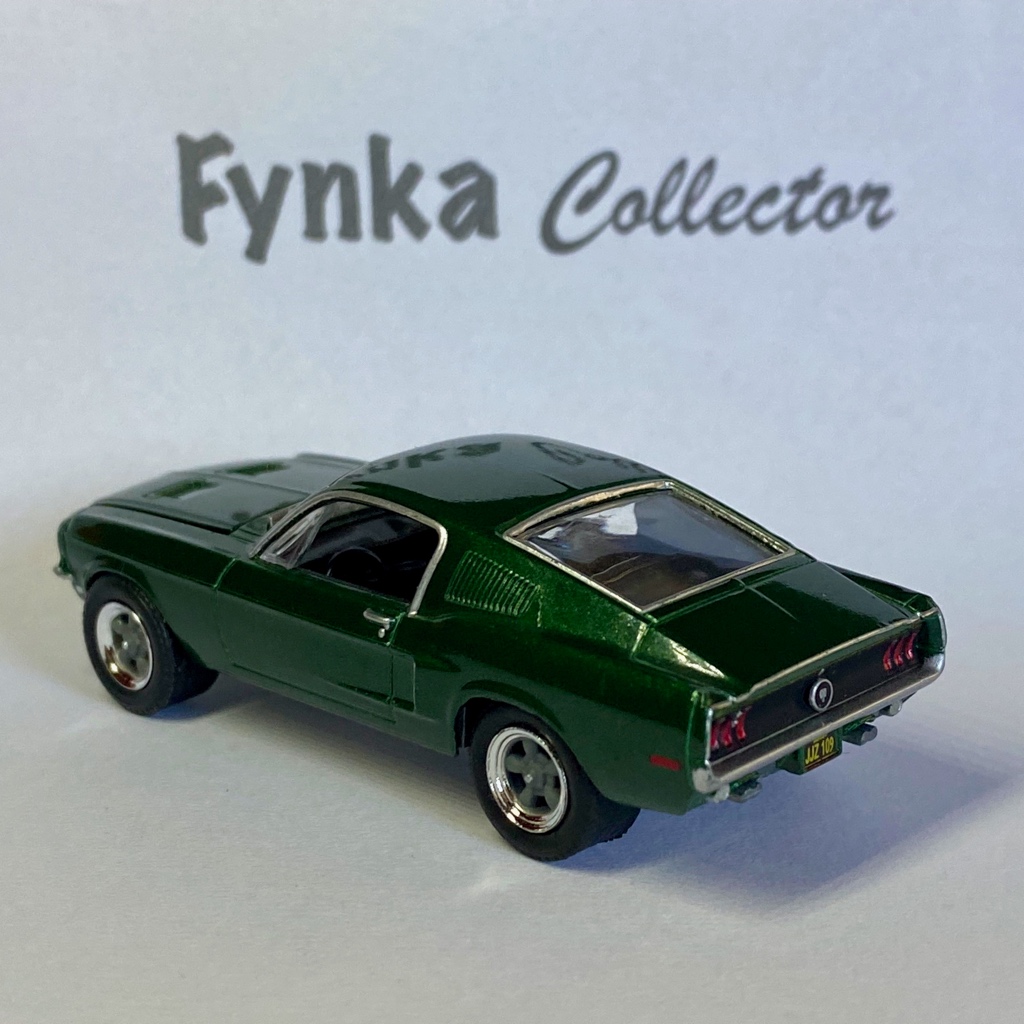 Greenlight Set Bullitt com Ford Mustang GT 1968 e Dodge Charger R
